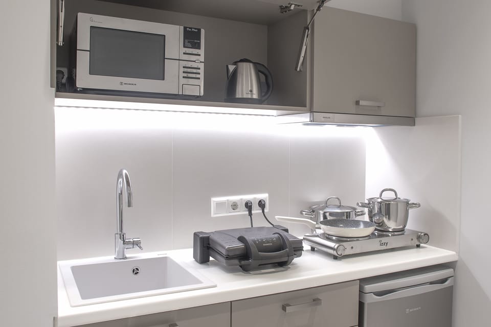 Family Apartment | Private kitchenette | Fridge, microwave, espresso maker, coffee/tea maker