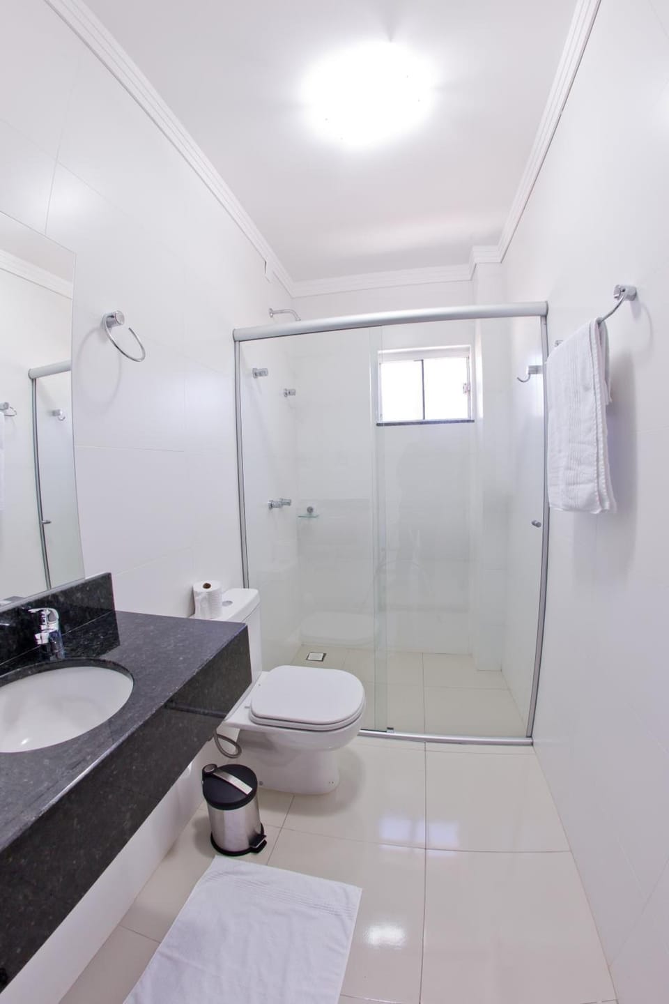 Shower, free toiletries, hair dryer, bidet