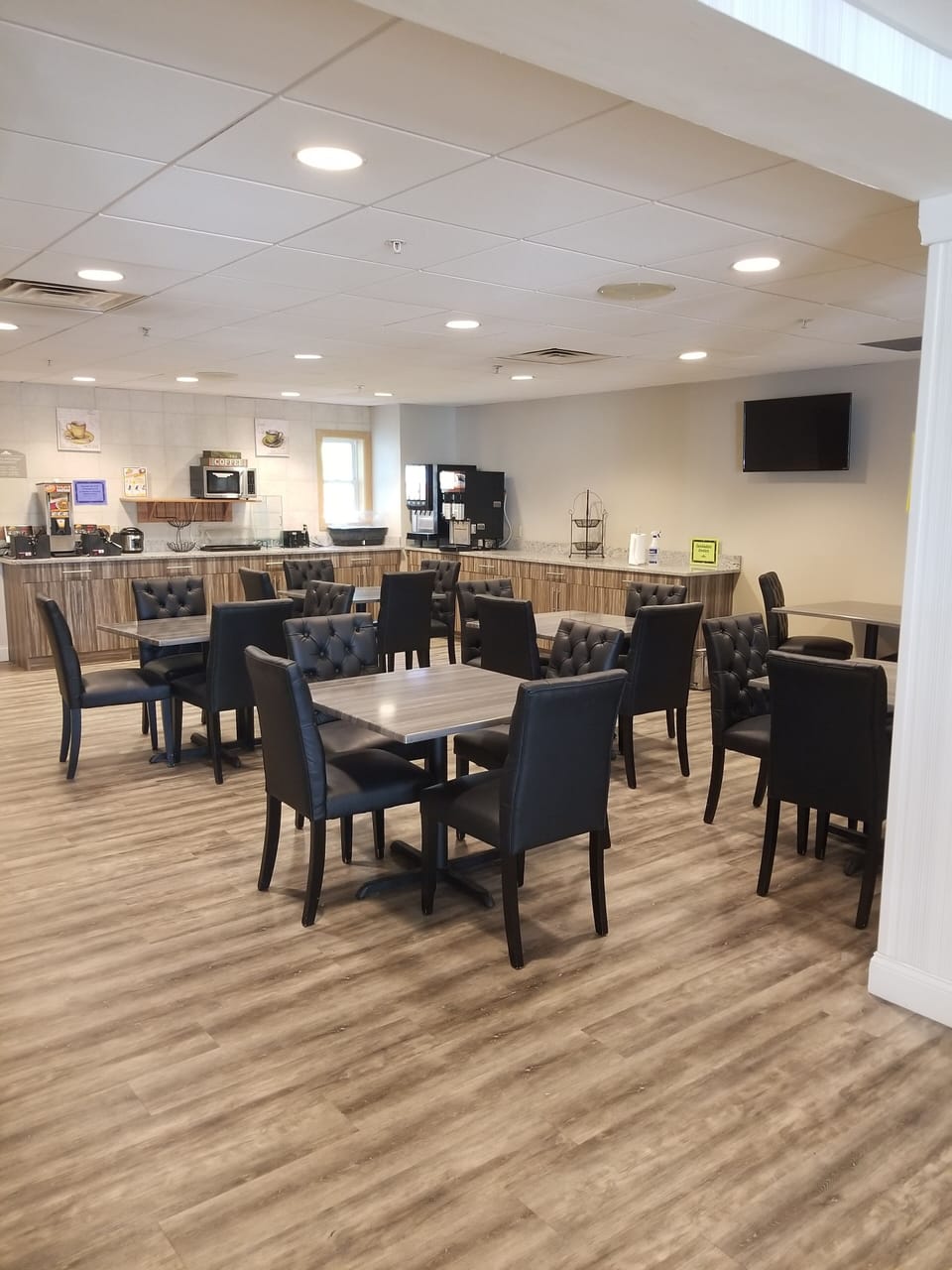 Free daily continental breakfast
