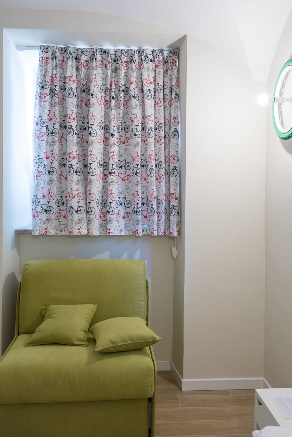 Triple Room (Biciclo) | Desk, blackout drapes, iron/ironing board, free WiFi