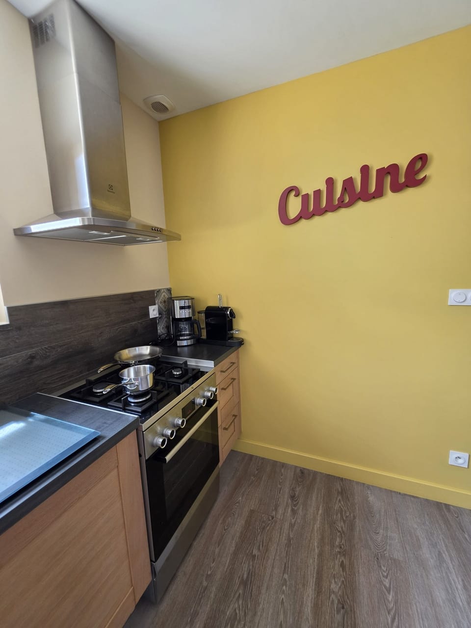 Cottage, Ensuite, Garden View | Shared kitchen | Highchair