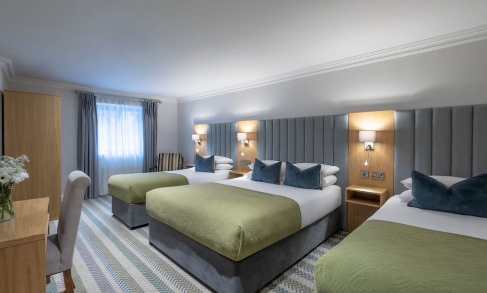 Triple Room, Ensuite | Premium bedding, in-room safe, desk, iron/ironing board (on request)