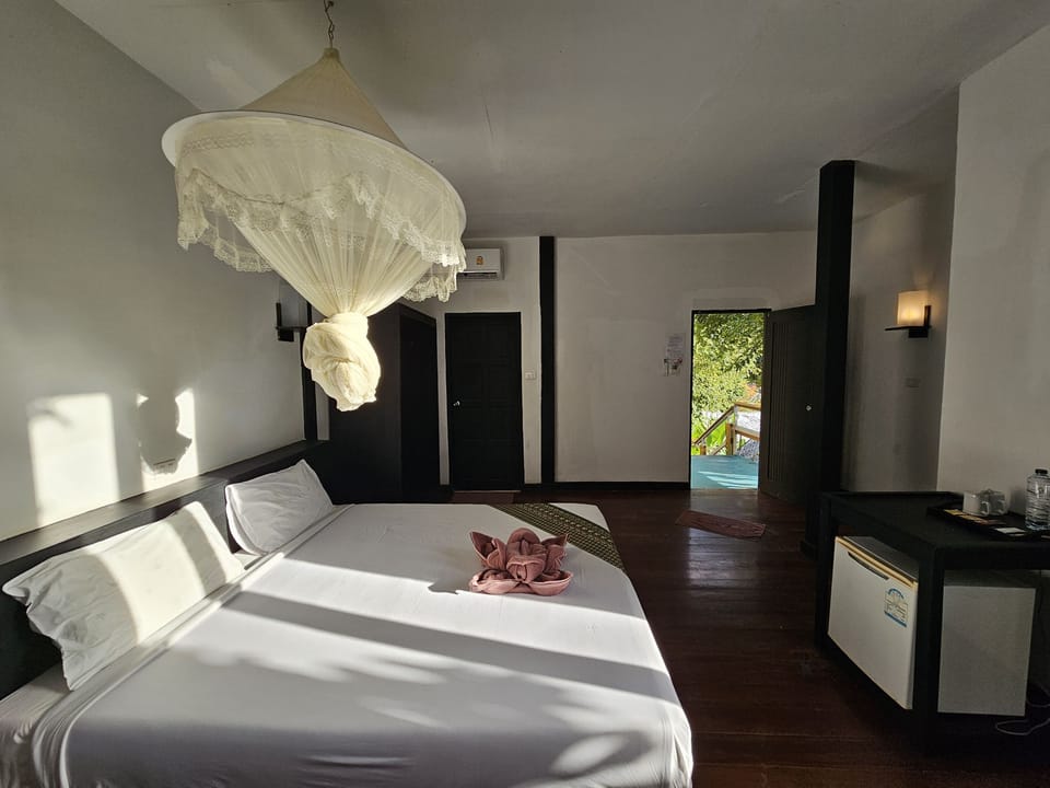 Superior Double Room | Minibar, desk, blackout drapes, free WiFi