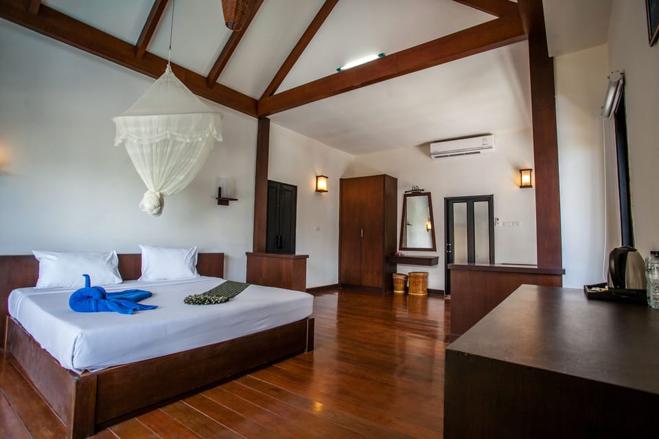 Super Deluxe Room | Minibar, desk, blackout drapes, free WiFi