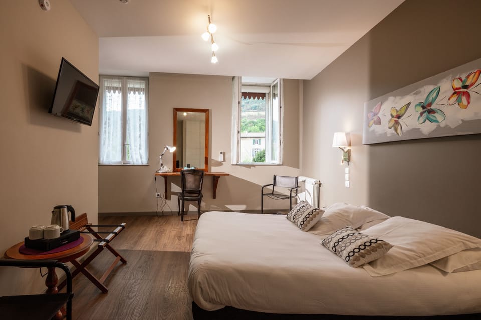 Standard Double Room | Desk, iron/ironing board, free WiFi, bed sheets