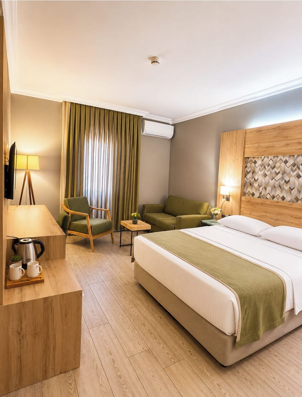 Deluxe Double Room | Minibar, desk, iron/ironing board, free WiFi