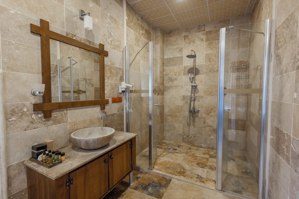 Comfort Room | Bathroom | Free toiletries, hair dryer, slippers, bidet