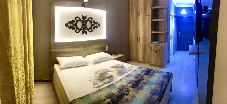 Soundproofing, free WiFi, bed sheets