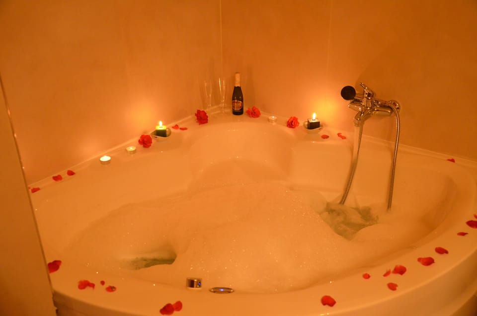 Jetted tub