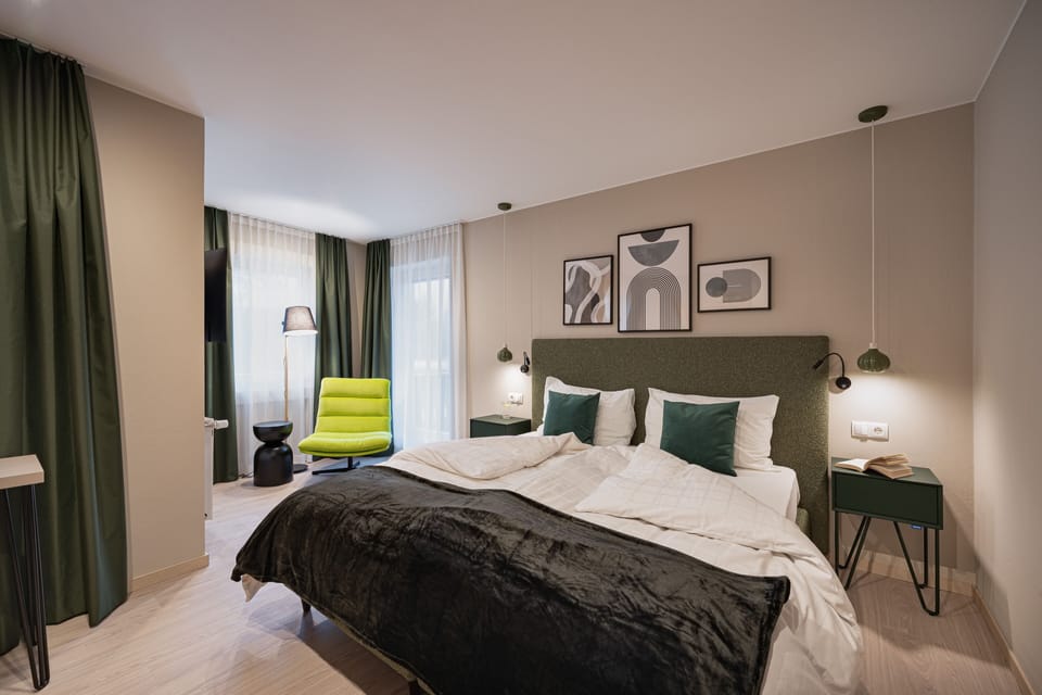 Double Room Superior Classic | Premium bedding, in-room safe, soundproofing, free cribs/infant beds
