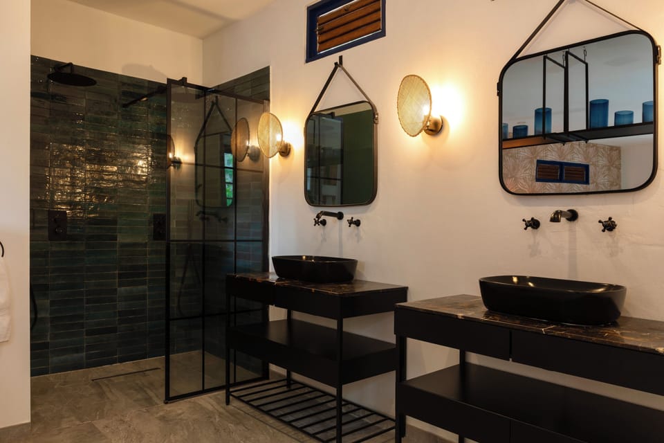 Romantic Suite, Private Pool, Garden Area (Chambre 1) | 1 bedroom, premium bedding, minibar, in-room safe