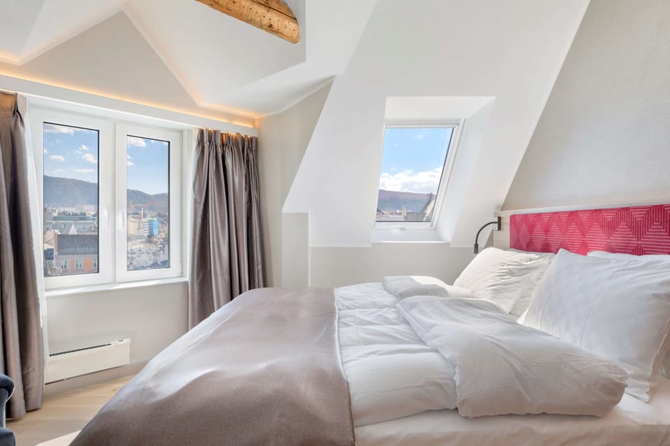 Premium bedding, pillowtop beds, in-room safe, desk