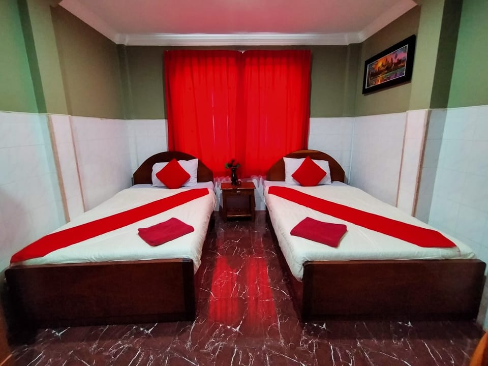 Twin Room (Air Conditioning) | Desk, free WiFi