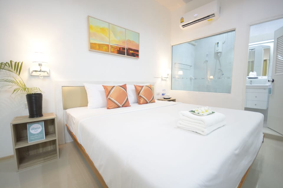 Standard Room | Free WiFi, bed sheets