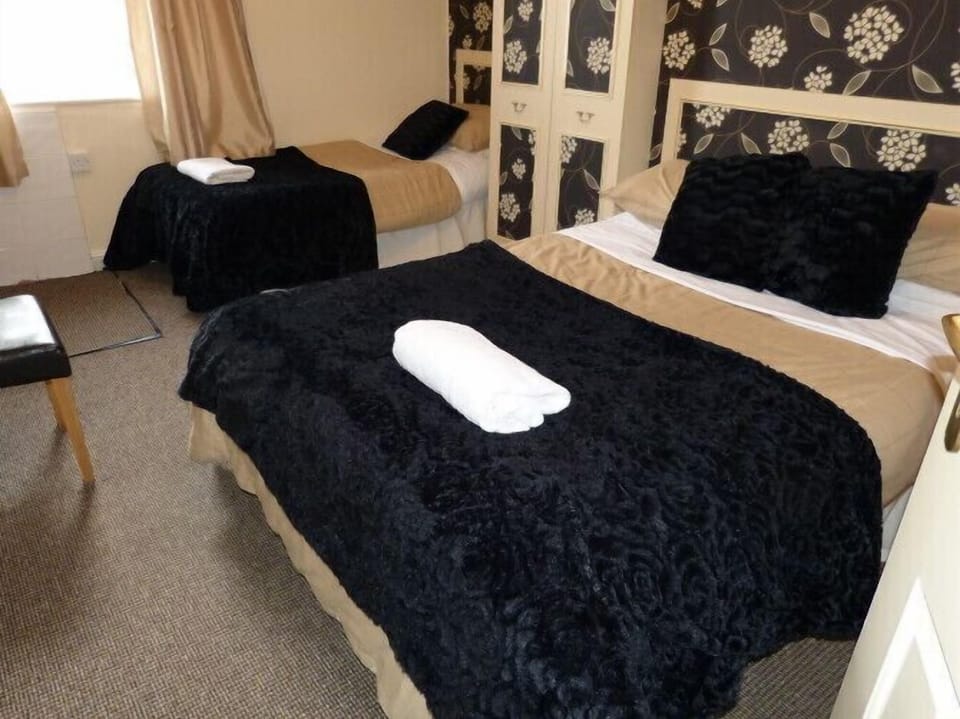Family Room, 1 Bedroom | Soundproofing, iron/ironing board, free WiFi, bed sheets