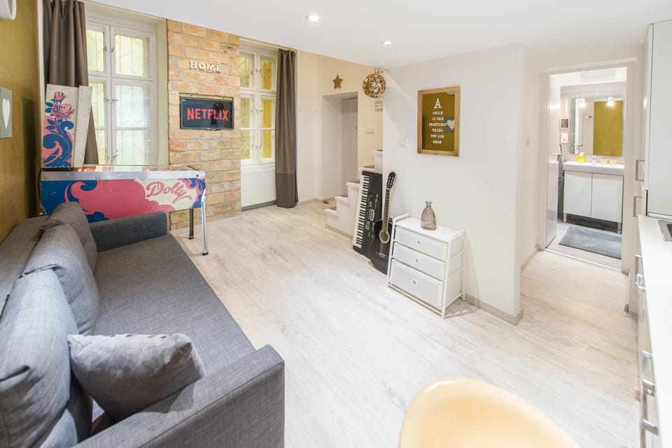 Design Apartment GOLD | Soundproofing, iron/ironing board, WiFi (free), individually decorated