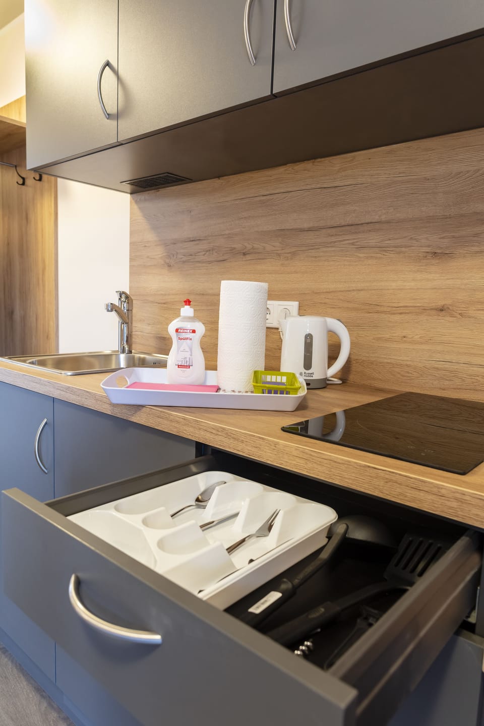 Flat-screen TV, heated floors