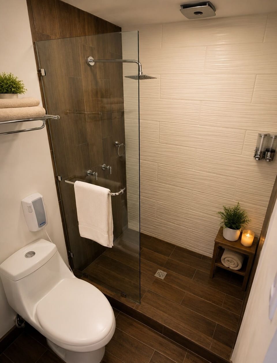 Deluxe Suite | Bathroom shower