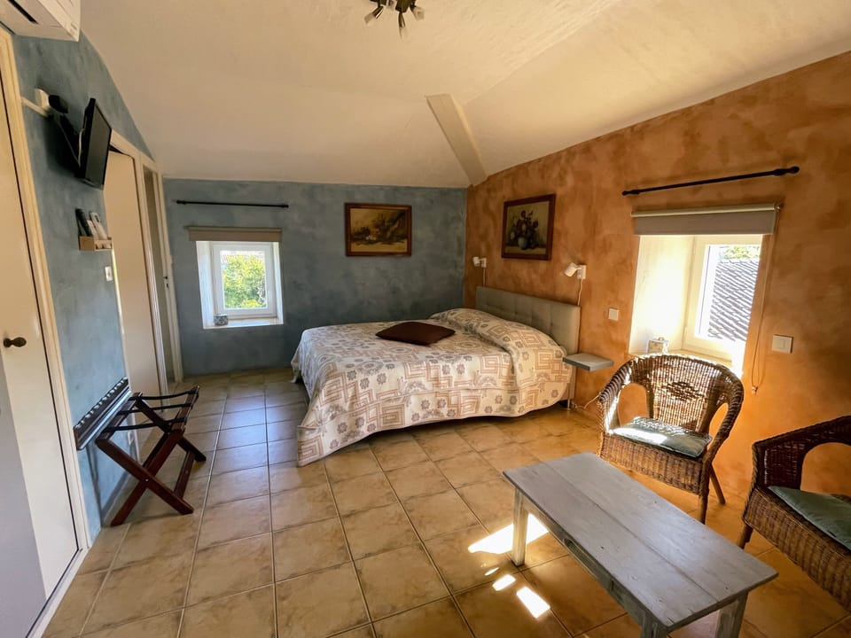 Comfort Triple Room | Premium bedding, desk, blackout drapes, free WiFi