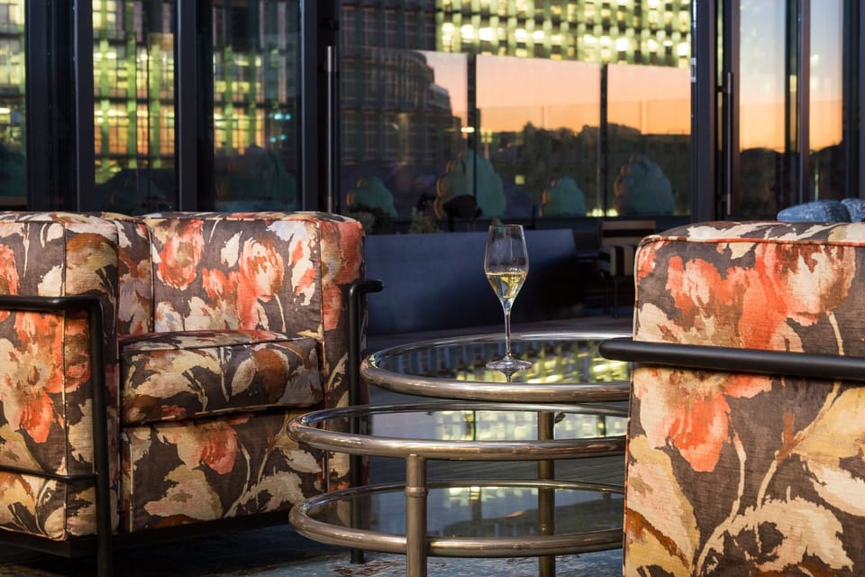 2 bars/lounges, rooftop bar
