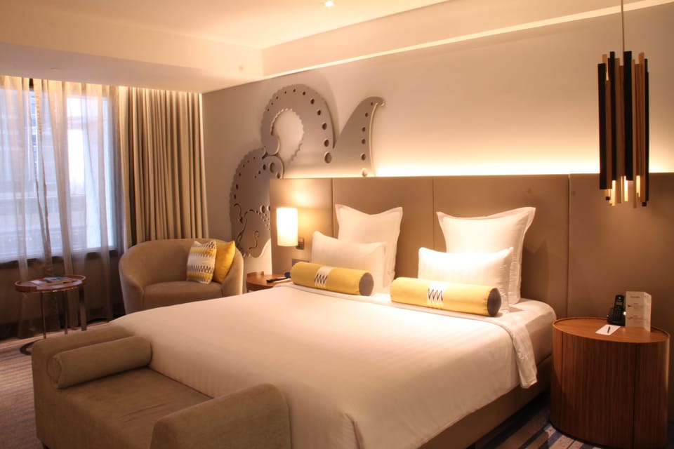 Premium bedding, minibar, in-room safe, desk