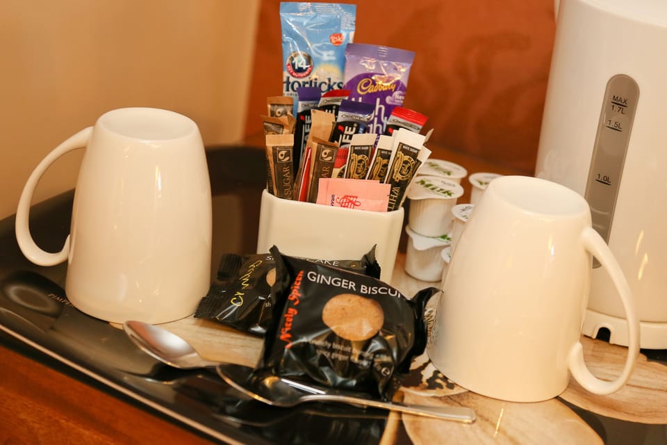 Luxury Suite | Iron/ironing board, free WiFi, bed sheets