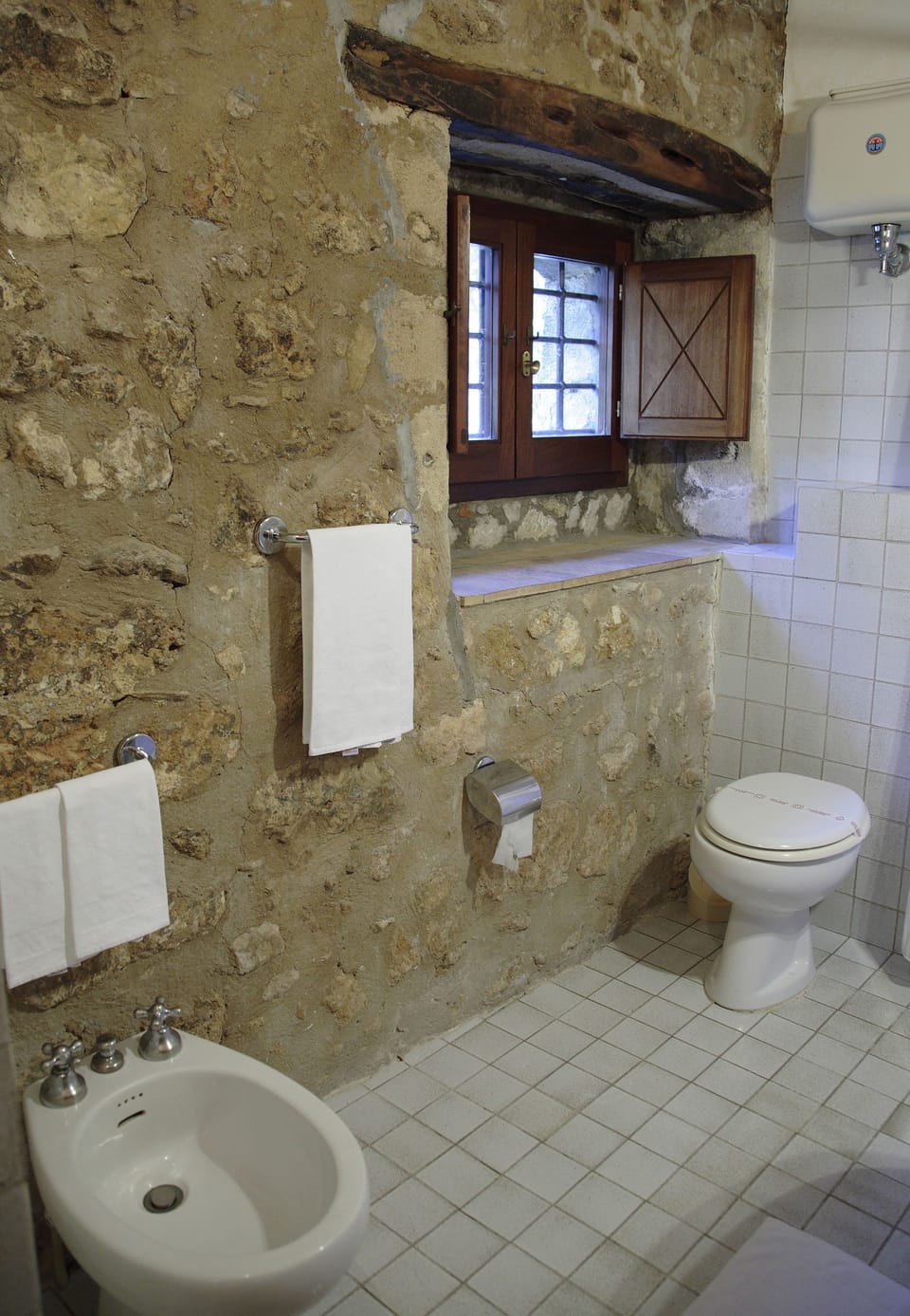 Standard Triple Room, 1 Bedroom | Bathroom | Shower, rainfall showerhead, free toiletries, hair dryer