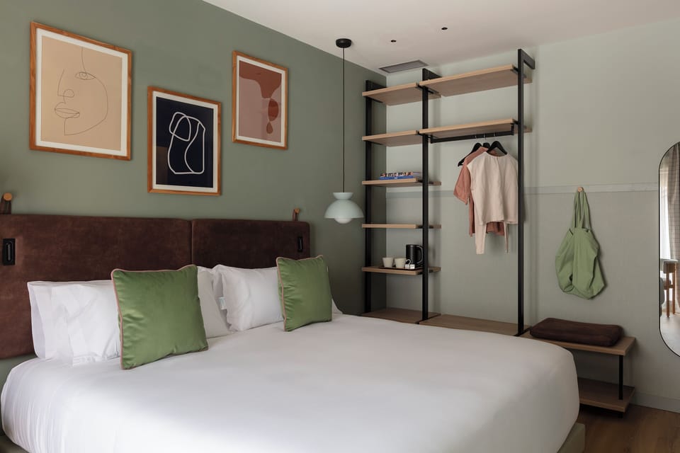 Deluxe Room | Pillowtop beds, free WiFi, bed sheets