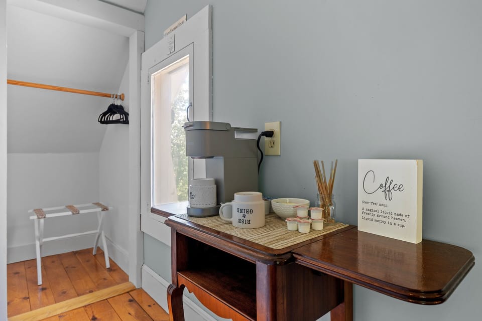 Moon Island | Premium bedding, individually decorated, individually furnished, desk