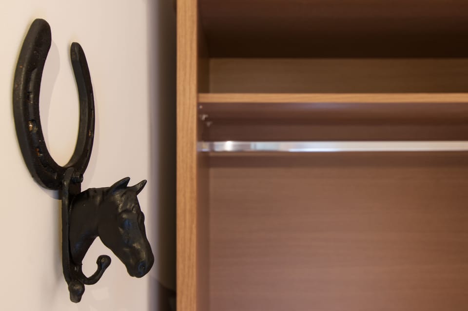 Family Room | Minibar, desk, free WiFi