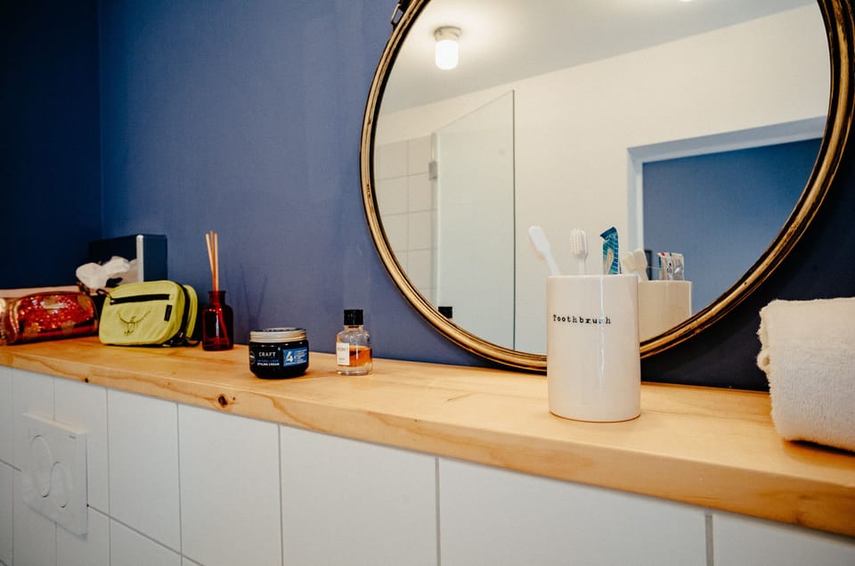 EZ1: Standard Single Room  | Bathroom | Shower, hair dryer, heated floors, towels