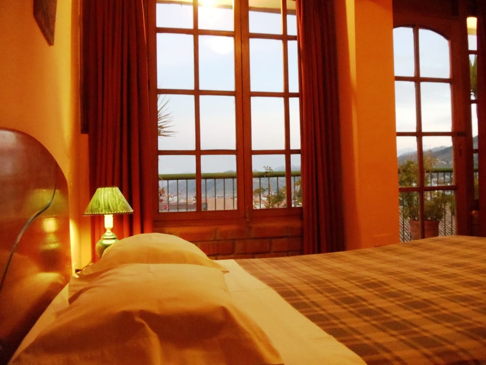 Single Room | In-room safe, desk, free WiFi, bed sheets