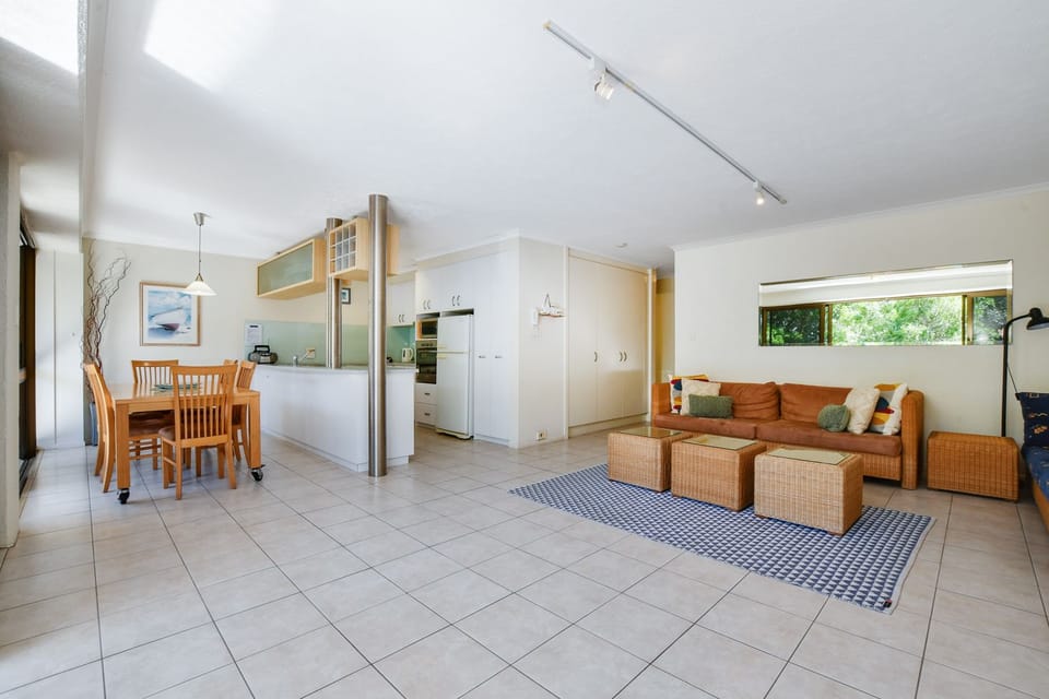 Apt 5 - 2 Bed 2 Bath | Living area | Flat-screen TV