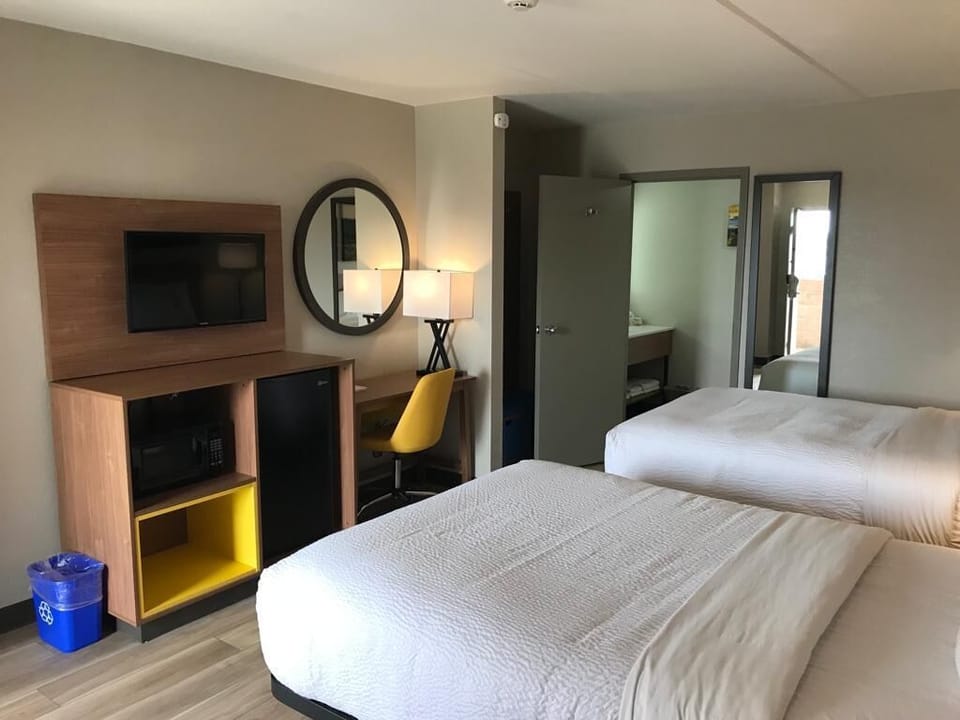 In-room safe, desk, laptop workspace, iron/ironing board