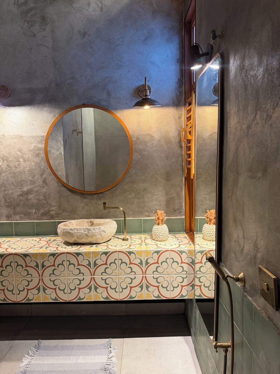 Comfort Double Room | Bathroom | Shower, free toiletries, soap, shampoo