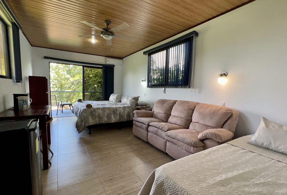 Superior Studio Suite | Free WiFi, bed sheets