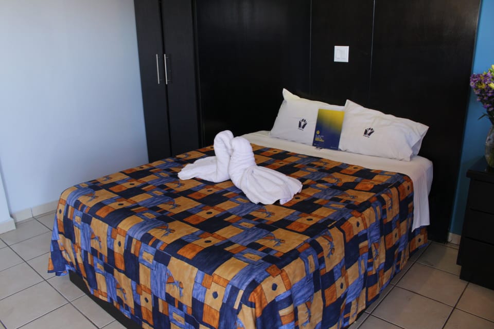 Double Room, 1 Double Bed | Iron/ironing board, free rollaway beds, free WiFi