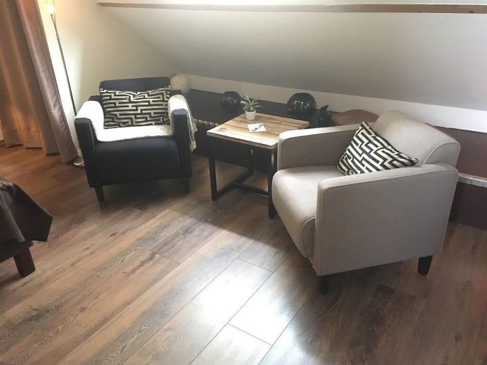 Superior Double or Twin Room, Private Bathroom (Coeur de Loup) | Lounge