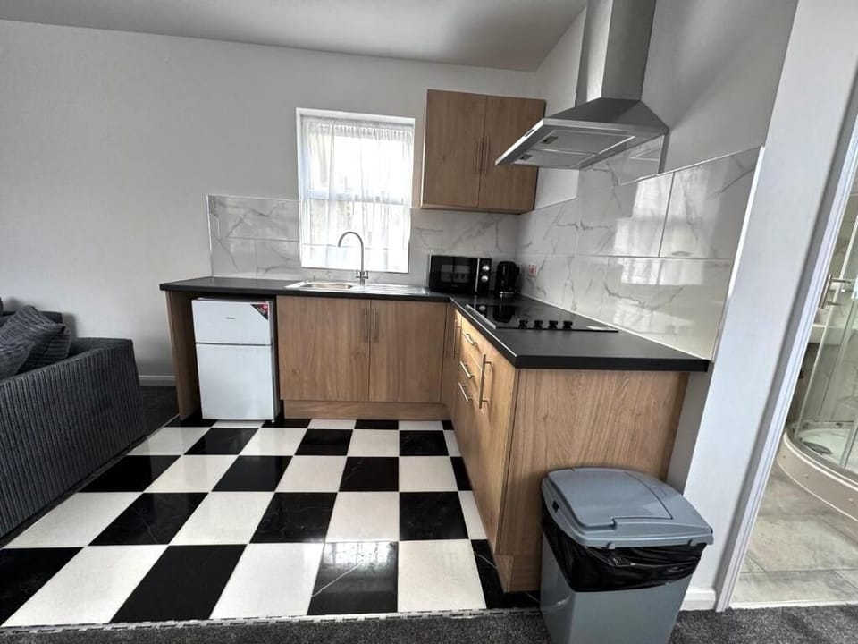 Superior Studio | Desk, iron/ironing board, free WiFi, bed sheets
