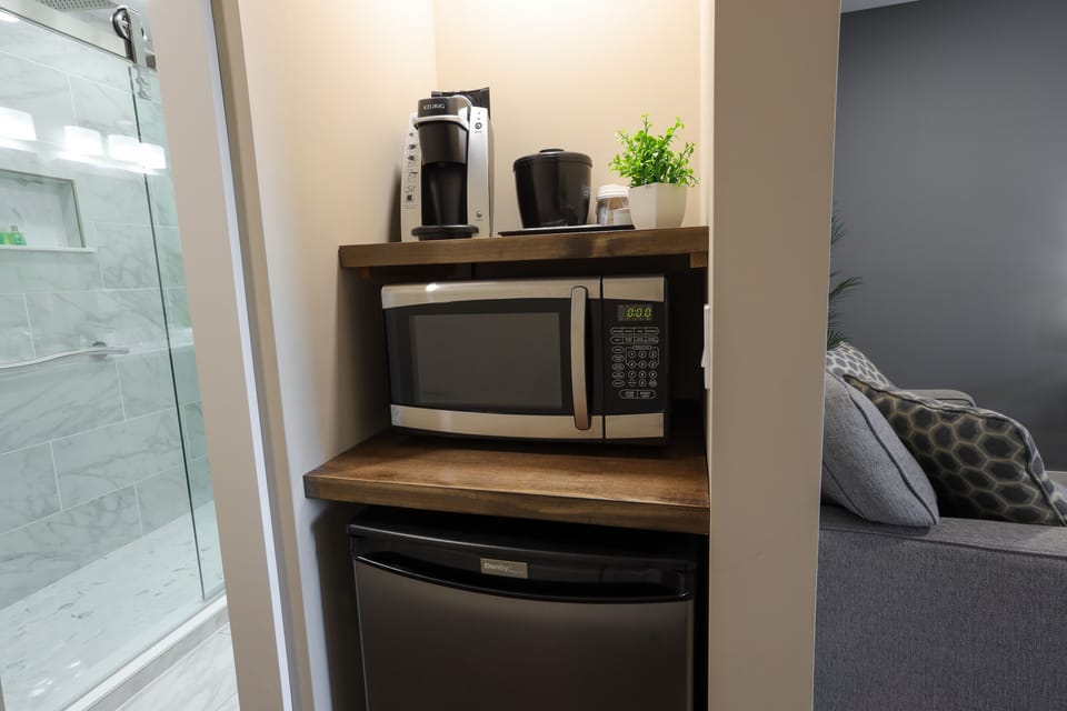 Deluxe King - Main Hotel with Balcony/Patio | Premium bedding, individually decorated, individually furnished, desk