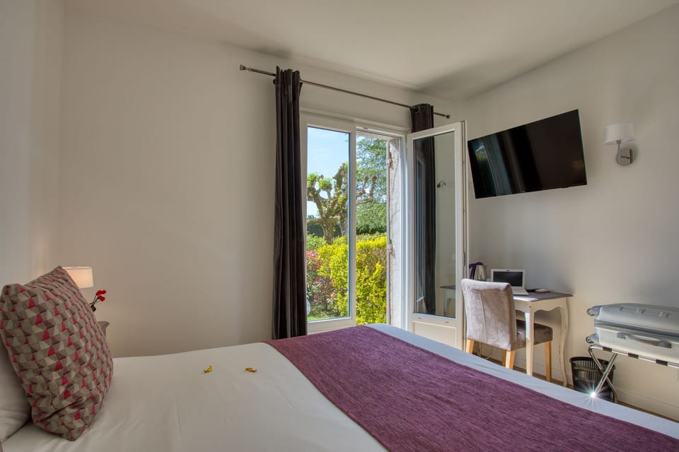 Premium Double or Twin Room | Premium bedding, individually decorated, individually furnished, desk