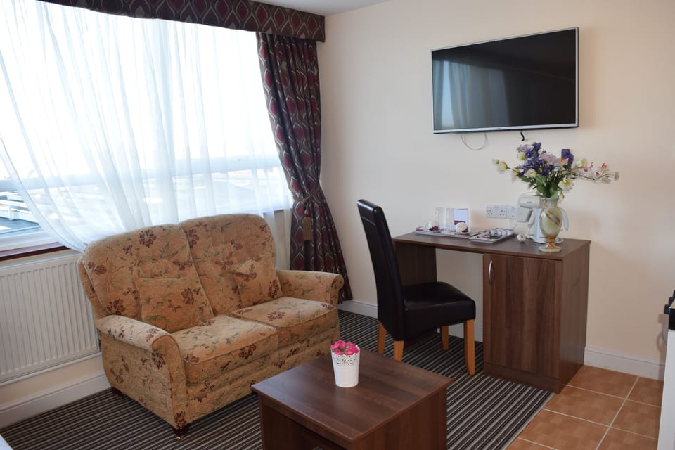 In-room safe, desk, iron/ironing board, free WiFi