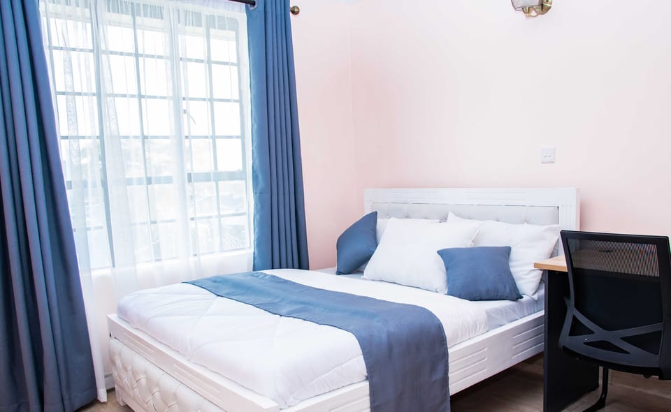 Economy Double Room, 1 Double Bed, Shared Bathroom | In-room safe, iron/ironing board, free WiFi