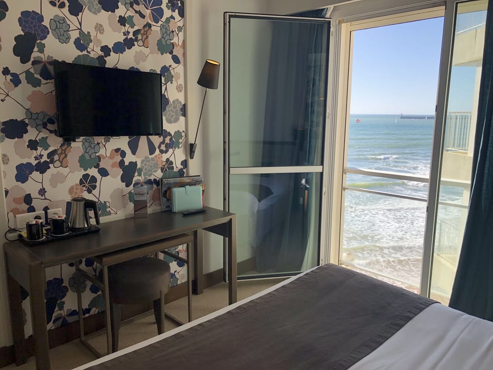 Double Room, Partial Sea View | Premium bedding, desk, blackout drapes, free WiFi