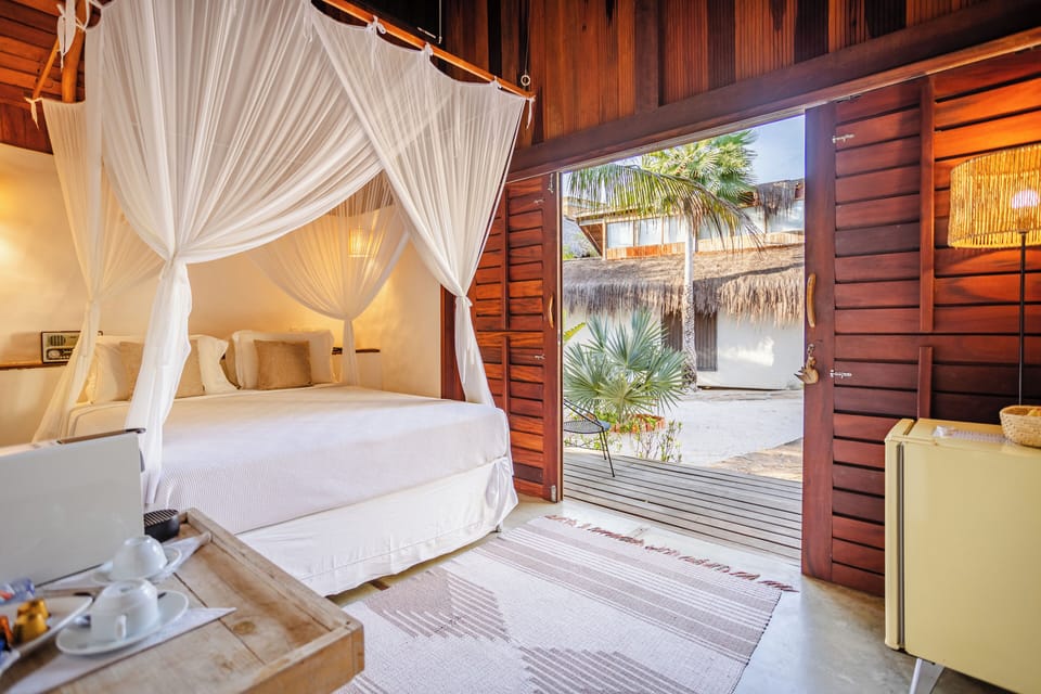 Standard Bungalow, 1 Queen Bed | Minibar, in-room safe, blackout drapes, free WiFi