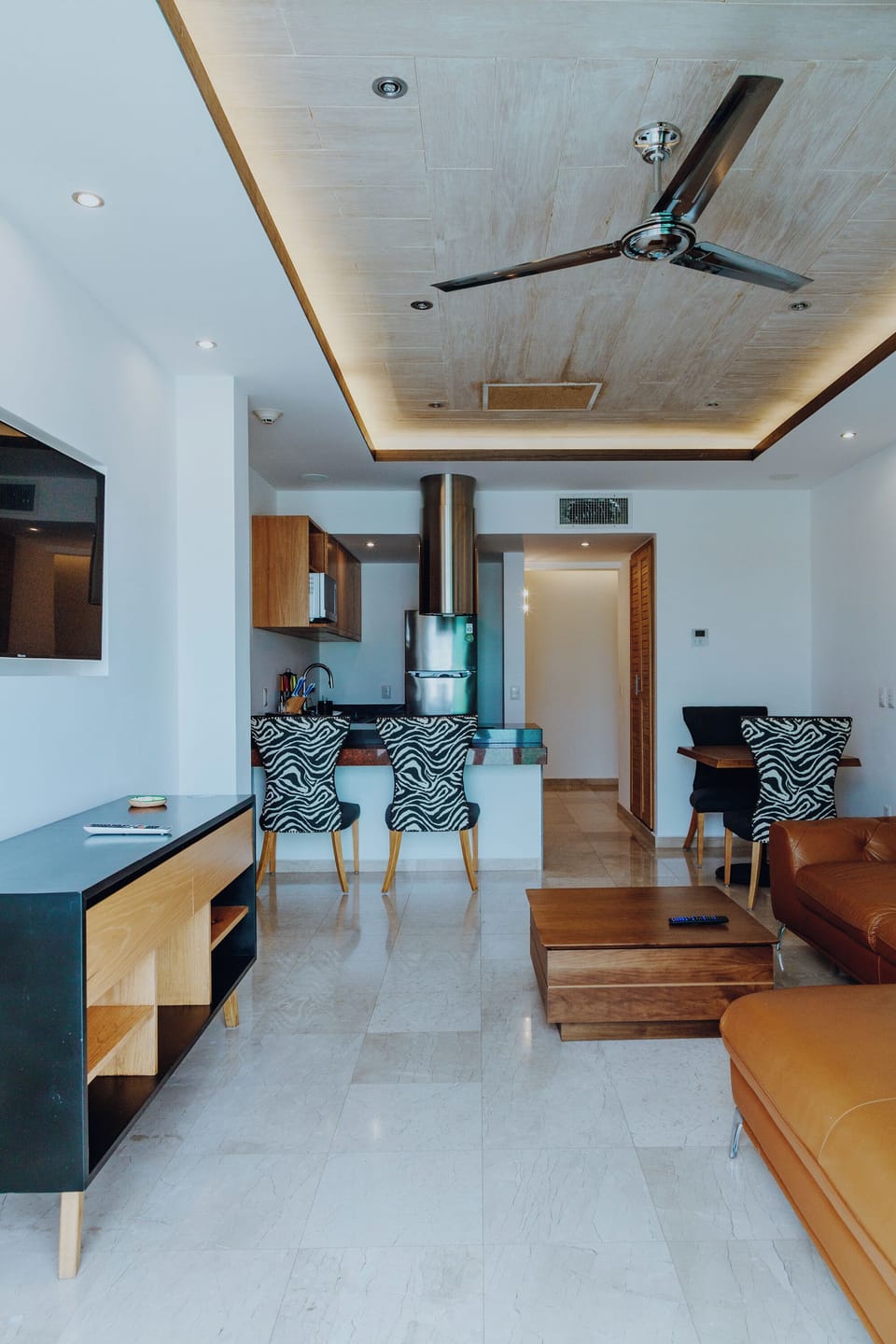 Grand Presidential Suite Hot Tub with Balcony Collection | Living area | 55-inch LED TV with cable channels, TV