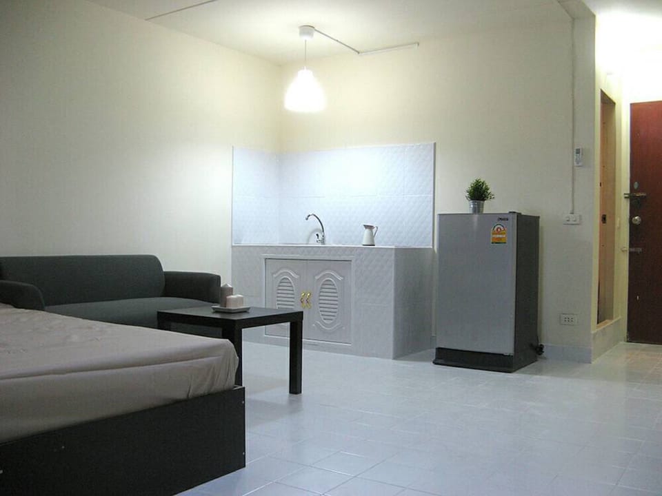 Room | Desk