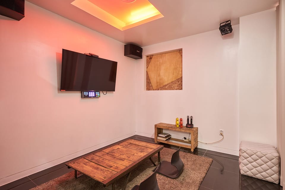 Room (Event) | Premium bedding, desk, blackout drapes, free WiFi