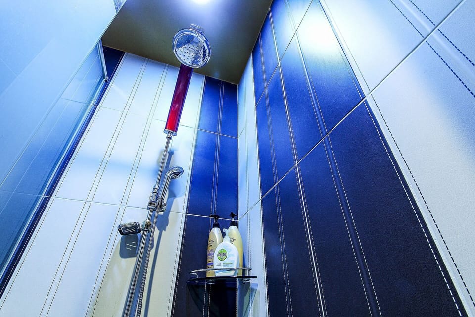 Room (Event) | Bathroom | Deep soaking tub, rainfall showerhead, free toiletries, hair dryer