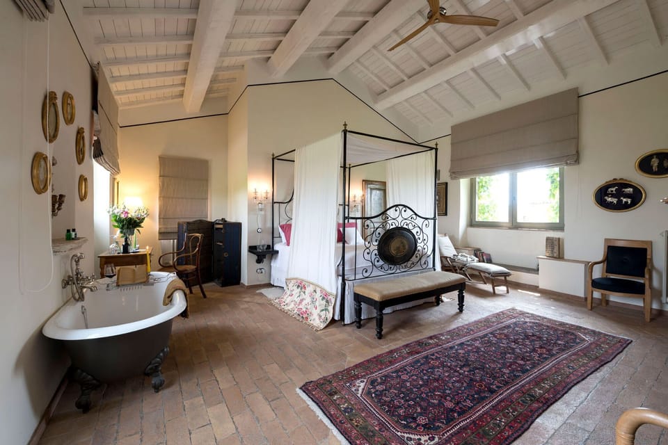 Premium bedding, minibar, desk, blackout drapes